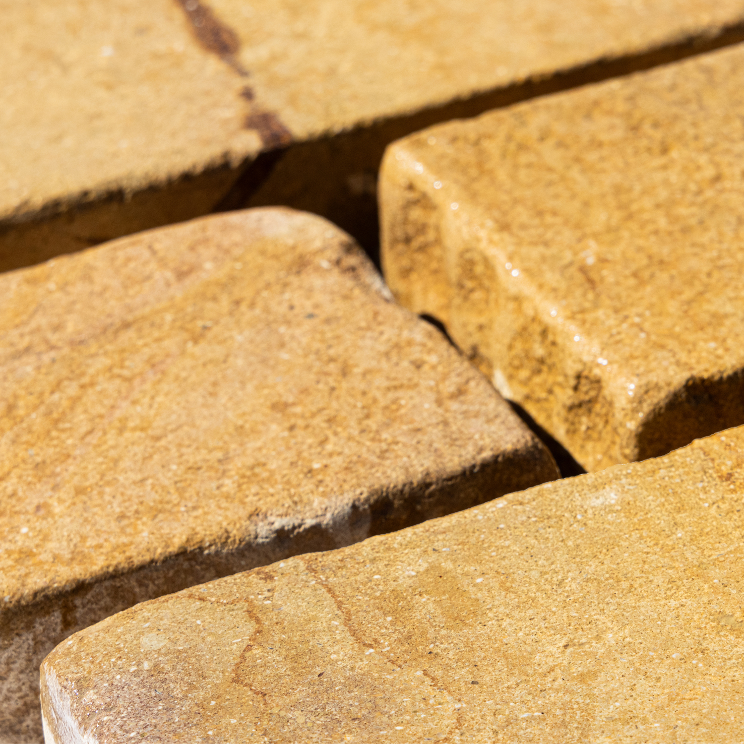 Shirwell Sourton Gold Limestone – natural stone detail